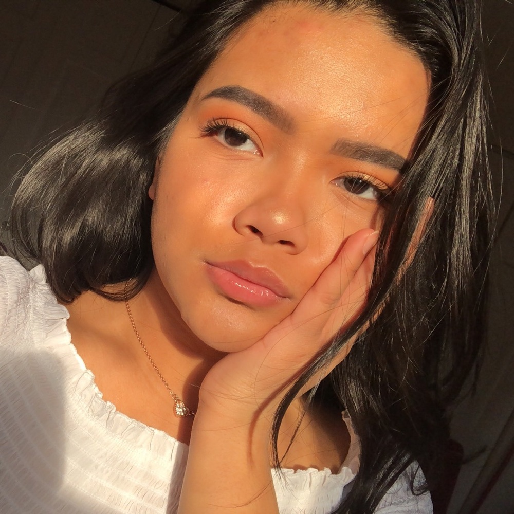Meet your Posher, Milka Cassandra